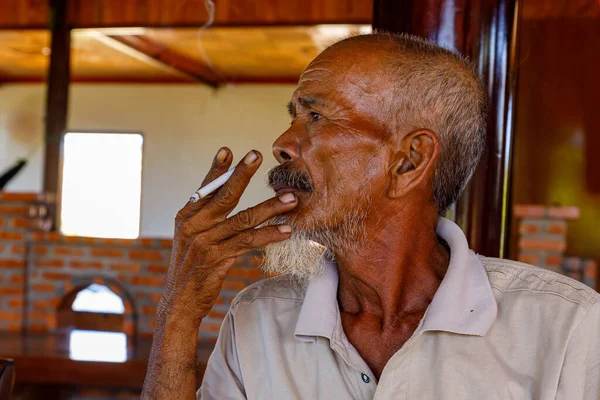 Vietnam Dan Yaşlı Budist Keşiş — Stok fotoğraf