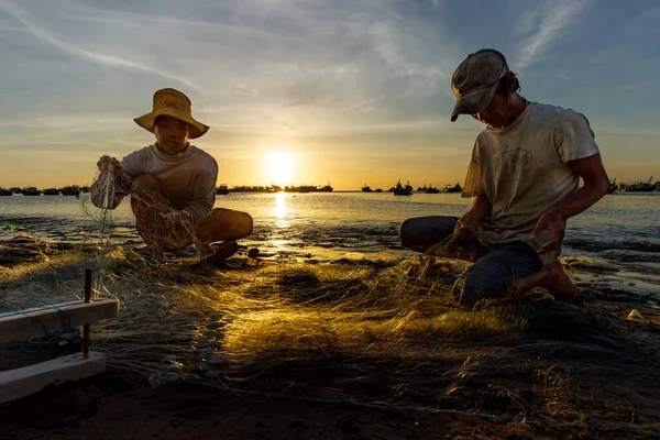 Pescador Puesta Sol Sobre Mar Mui Vietnam — Foto de Stock