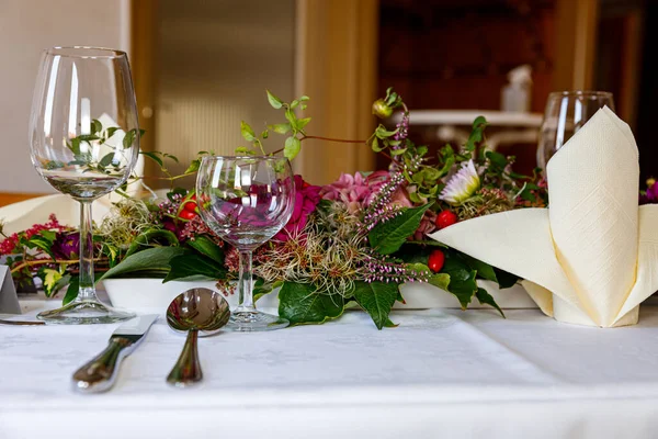 Wedding Table Setting Flowers — Stock Photo, Image