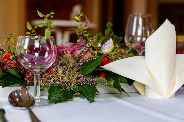 Wedding Table Setting Flowers — Stock Photo, Image