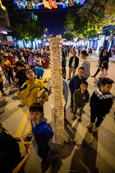 Crianças Estão Brincando Nas Ruas Dao Bang Vietnã Anos Novembro — Fotografia de Stock