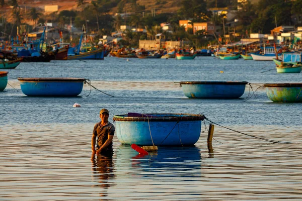 Fischer Sonnenuntergang Über Dem Meer Von Mui Vietnam Dezember 2019 — Stockfoto