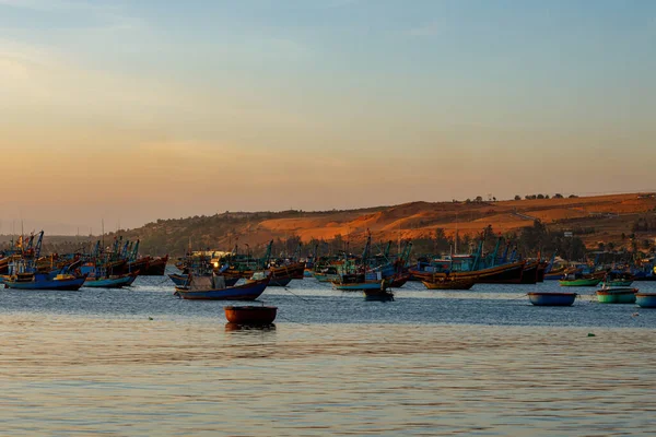 Fischerstiefel Der Bucht Von Mui Vietnam — Stockfoto