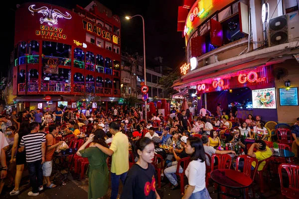 Calle Mochilero Chi Minh City Con Multitudes Personas Noche Año — Foto de Stock