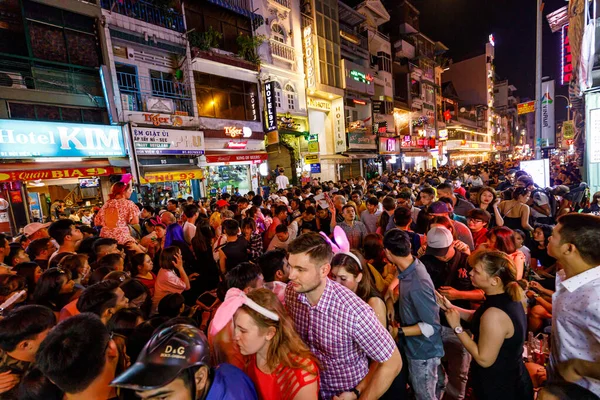 Rue Backpacker Chi Minh Ville Avec Des Foules Gens Soir — Photo