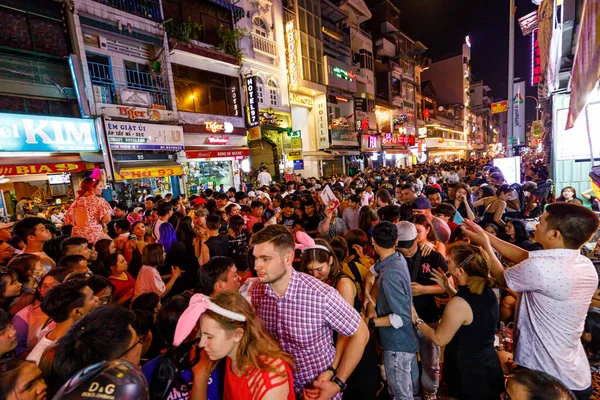 Calle Mochilero Chi Minh City Con Multitudes Personas Noche Año — Foto de Stock