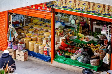 Bolivya 'daki La Paz Pazar Salonu' ndan alışveriş, Nisan 08, 2012