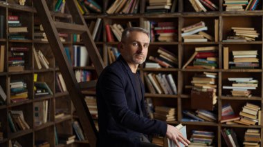 cesur 45 yaş yaşlı erkeklerle gri saç ve sakal