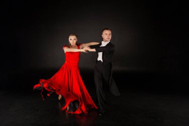 güzel çift aktif balo salonu dans