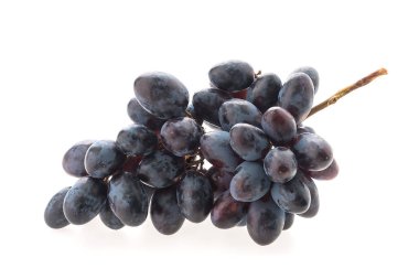 Üzüm meyvesi beyaz arkaplanda izole