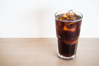 Buzlu cola cam veya meşrubat cam