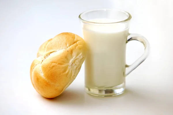 Breadroll Glass Milk — Stock Photo, Image