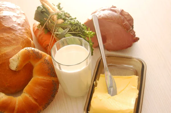 Готовится Завтрак Молоко Хлеб Другие Блюда — стоковое фото