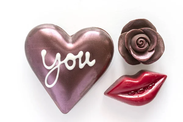 Coração Chocolate Com Palavra Você Chocolate Rosa Com Boca Vermelha — Fotografia de Stock