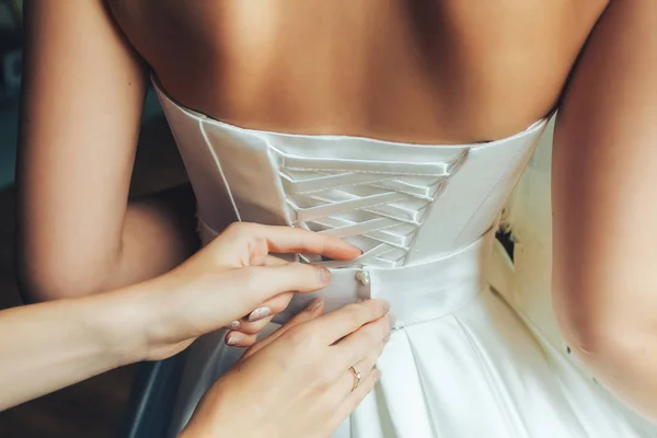 Svatební Šaty Detail Šněrování Svatební Šaty Nevěsta Připravuje Svatbu Ranní — Stock fotografie