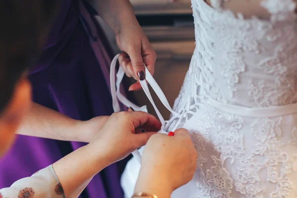 Svatební Šaty Detail Šněrování Svatební Šaty Nevěsta Připravuje Svatbu Ranní — Stock fotografie
