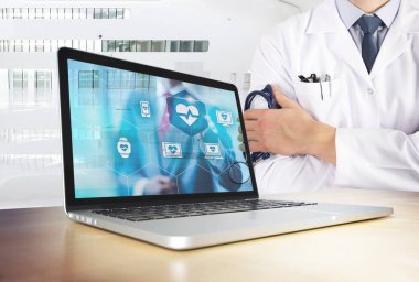 Cryptocurrency ve Blockchain kavramı sağlık blockchain. Doktor ayakta veri paylaşımı için kavram sağlık.