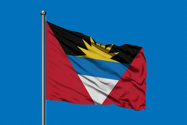 Flagga Antigua Och Barbuda Vajade Vinden Mot Djupa Blå Himmel — Stockfoto