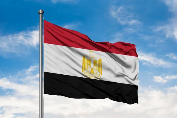 Bandera Egipto Ondeando Viento Contra Cielo Azul Nublado Blanco Bandera — Foto de Stock