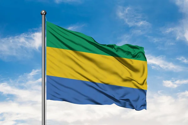 Drapeau Gabon Agitant Dans Vent Contre Ciel Bleu Nuageux Blanc — Photo