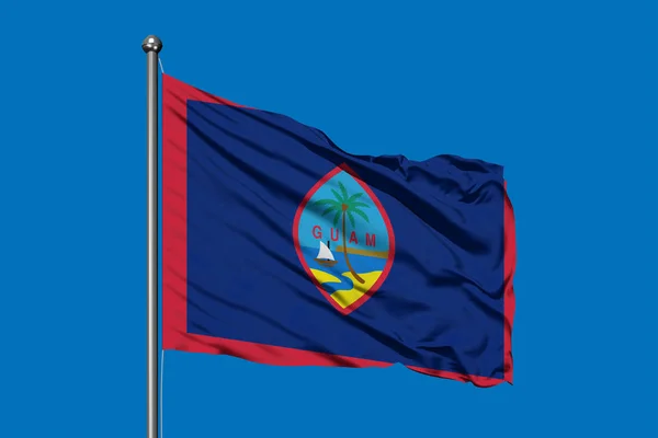 Vlag Van Guam Wuiven Wind Tegen Diepblauwe Hemel — Stockfoto