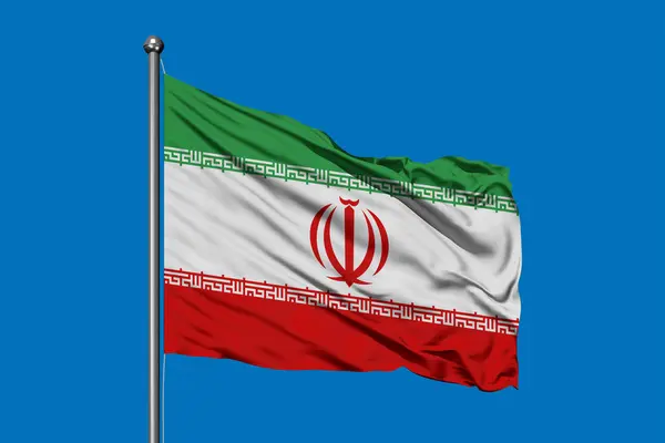 Флаг Ирана Размахивающий Ветру Против Глубокого Голубого Неба Флаг Ирана — стоковое фото