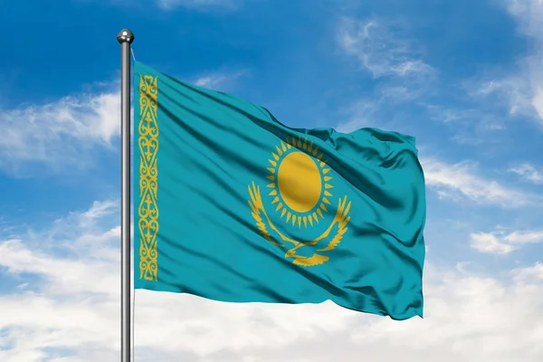 Bandera Kazajstán Ondeando Viento Contra Cielo Azul Nublado Blanco Bandera — Foto de Stock