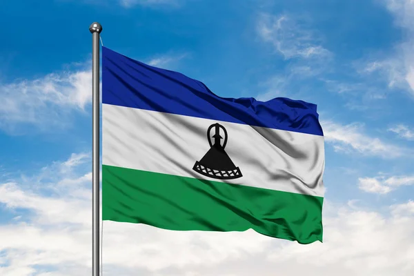 Vlajka Lesotha Mávat Větru Proti Bílé Modrou Oblohou Království Lesotho — Stock fotografie