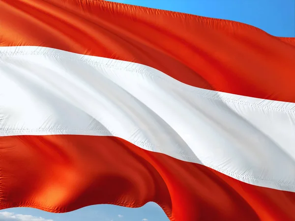 Flaga Austrii Macha Wietrze Przeciw Błękitne Niebo Wysokiej Jakości Tkanina — Zdjęcie stockowe