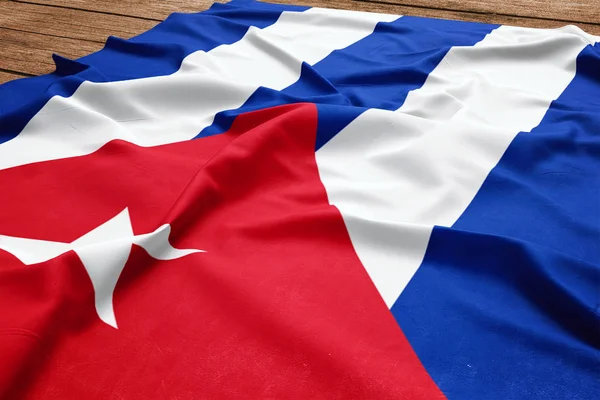 Flagge Kubas Auf Einem Hölzernen Schreibtischhintergrund Seide Kubanische Flagge Draufsicht — Stockfoto