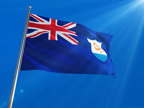 Anguilla Nationale Vlag Wapperend Paal Tegen Diepblauwe Hemelachtergrond High Definition — Stockfoto