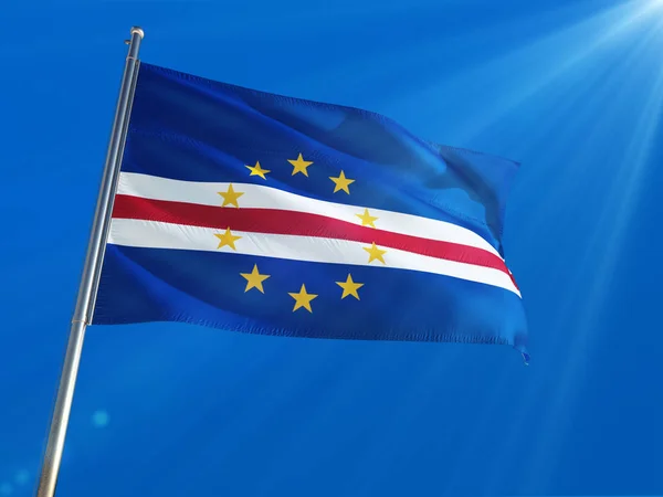Bandeira Nacional Cabo Verde Acenando Pólo Contra Fundo Azul Escuro — Fotografia de Stock