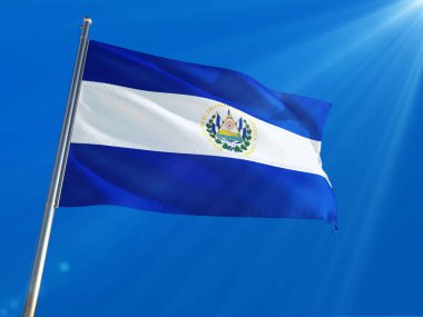 El Salvador bayrak Ulusal sallayarak derin mavi gökyüzü arka plan karşı kutup. Yüksek çözünürlüklü