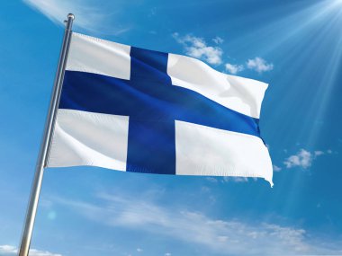 Finlandiya bayrağı Ulusal sallayarak güneşli mavi gökyüzü arka plan karşı kutup. Yüksek çözünürlüklü