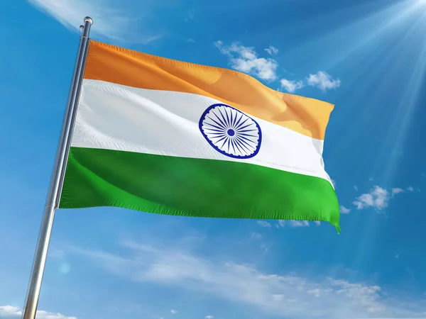 Bandera Nacional India Ondeando Poste Contra Soleado Fondo Azul Del —  Fotos de Stock