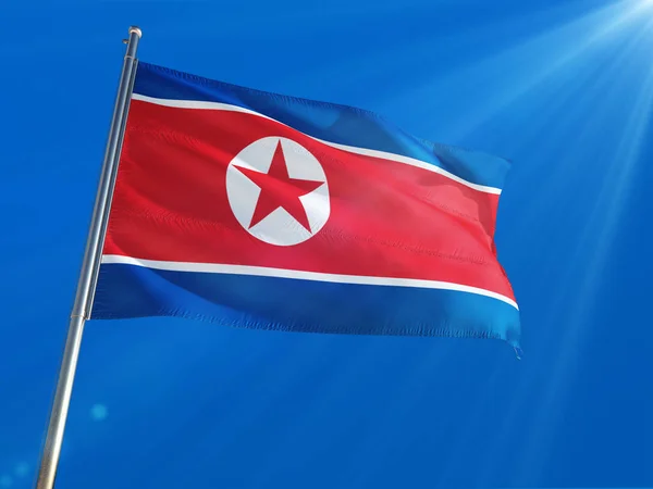 Βόρεια Κορέα Εθνική Σημαία Που Κυματίζει Στον Πόλο Φόντο Βαθύ — Φωτογραφία Αρχείου