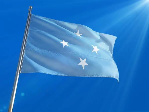 Micronesia Bandera Nacional Ondeando Poste Contra Fondo Azul Profundo Del — Foto de Stock