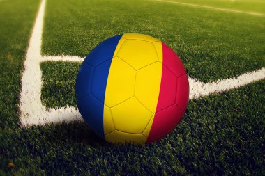 Chad Top köşe kick pozisyona, soccer alan arka plan. Ulusal futbol Tema yeşil çimenlerin üzerinde.