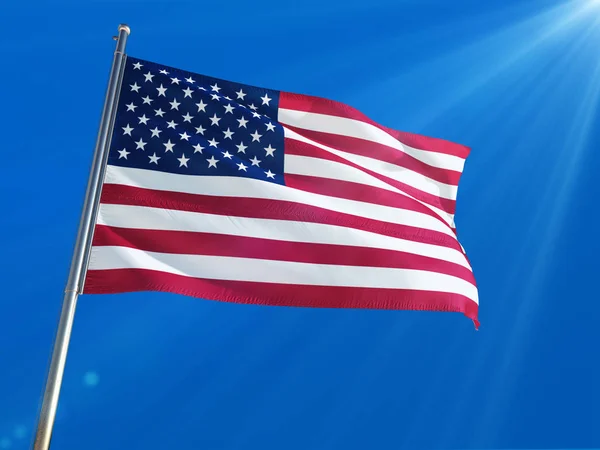 Bandera Nacional Los Estados Unidos Ondeando Poste Contra Fondo Azul — Foto de Stock