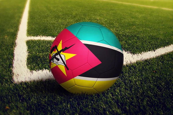 Bola Mozambique Posición Patada Esquina Fondo Del Campo Fútbol Tema — Foto de Stock