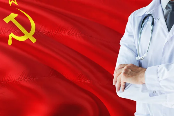Doctor Ruso Pie Con Estetoscopio Fondo Bandera Unión Soviética Concepto — Foto de Stock