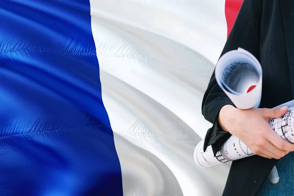 Arquiteta Francesa Segurando Planta Contra França Acenando Fundo Bandeira Conceito — Fotografia de Stock