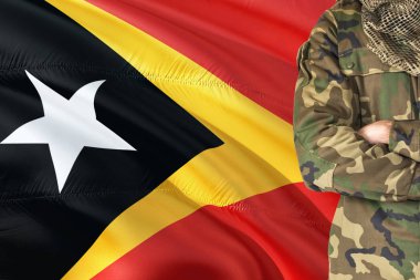 Arka plan - Doğu Timor askeri Tema silah turunu asker Ulusal dalgalanan bayrak ile geçti.
