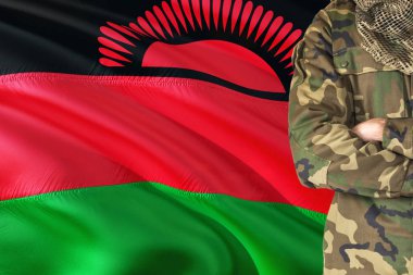 Arka plan - Malavi askeri Tema silah Malawian asker Ulusal dalgalanan bayrak ile geçti.