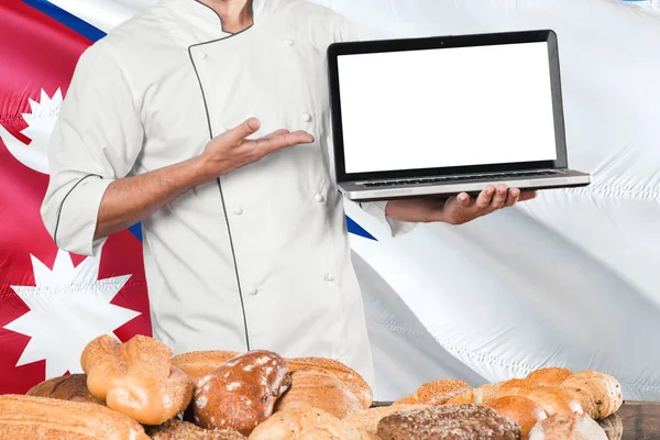 Nepalese Baker Met Laptop Nepal Vlag Broden Achtergrond Chef Kok — Stockfoto