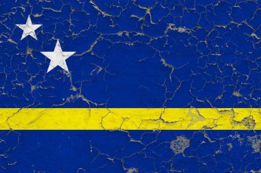 Curacao bayrağı kırık kirli duvara boyalı. Vintage tarzı yüzeyi Ulusal desen.