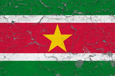 Surinam bayrağı kırık kirli duvara boyalı. Vintage tarzı yüzeyi Ulusal desen.