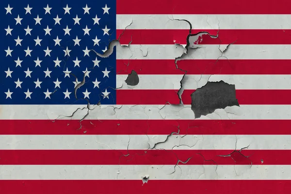 Εσωτερικη Grungy Κατεστραμμένα Και Ξεπερασμένο Ηνωμένες Πολιτείες Σημαία Στον Τοίχο — Φωτογραφία Αρχείου