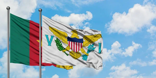 Kamerun och Amerikanska Jungfruöarna flagga vifta i vinden mot vit grumlig blå himmel tillsammans. Diplomatisk koncept, internationella relationer. — Stockfoto