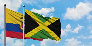 Ekvador ve Jamaika bayrağı birlikte beyaz bulutlu mavi gökyüzüne karşı rüzgarda sallayarak. Diplomasi kavramı, uluslararası ilişkiler.